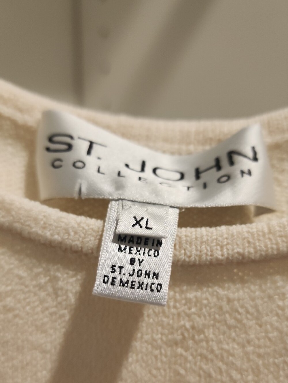St. John Santana Knit Sleeveless Tank - Picture 2 of 7